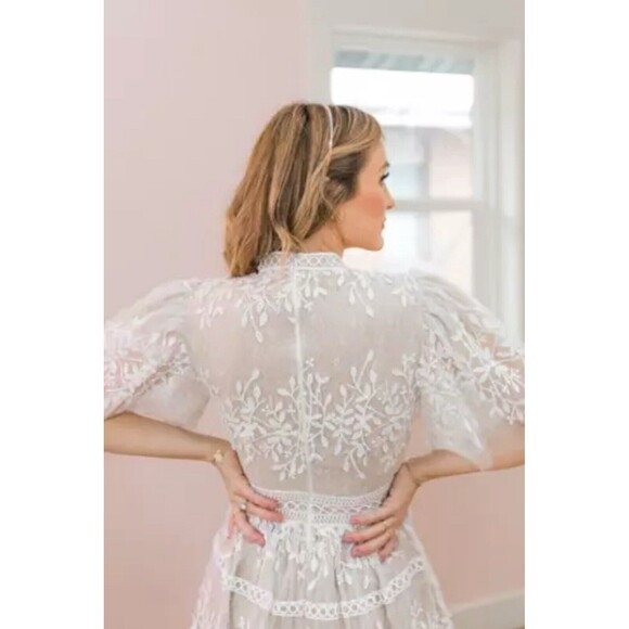 Ivy City Co. Cream Lace Midi Dress - Picture 4 of 15